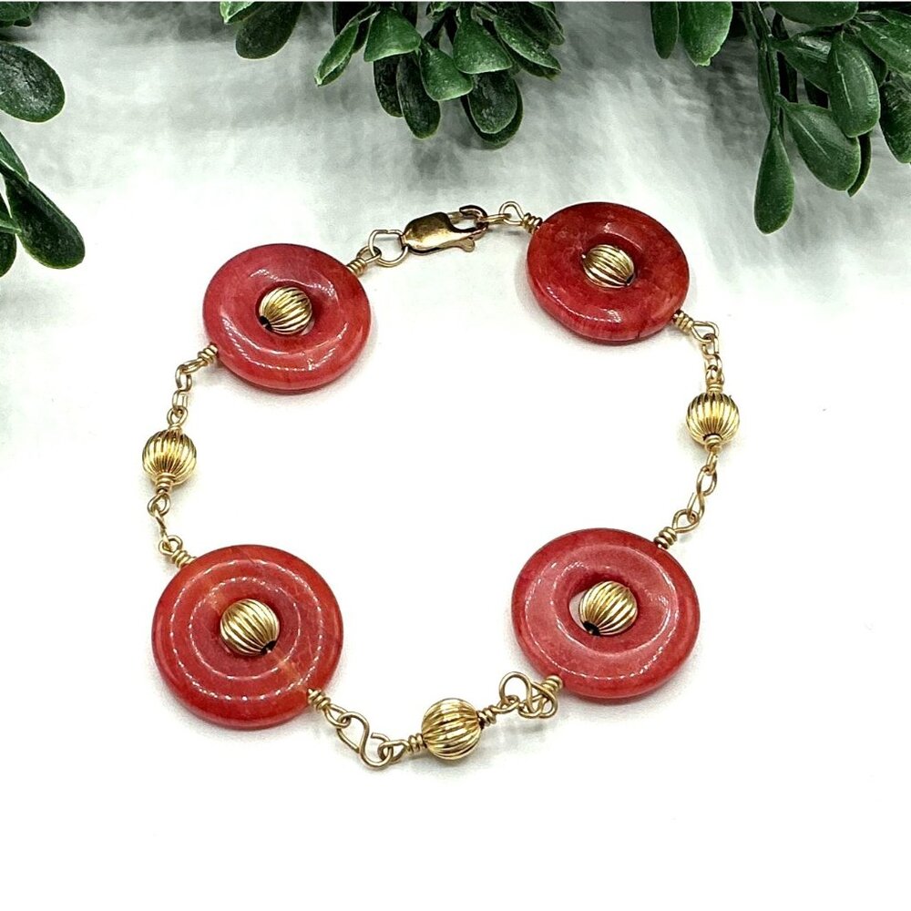 Red Stone Donut Bead  14kt GF Gold Tone Bracelet With Lobster Clasp  Chain Link